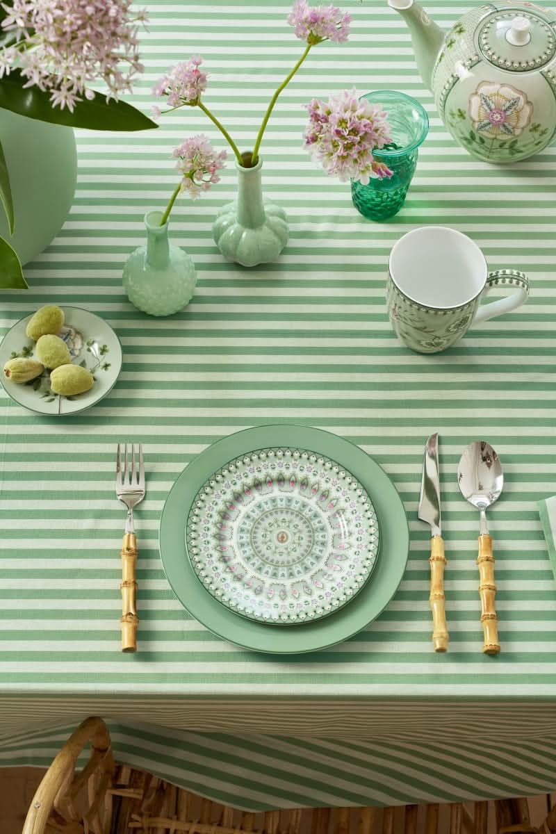 Se tilbud på Pip Studio Plate Lily&Lotus Moon Delight Light Green 17cm! Billigt udsalg på over 785 brands. Køb online nu med hurtig levering.