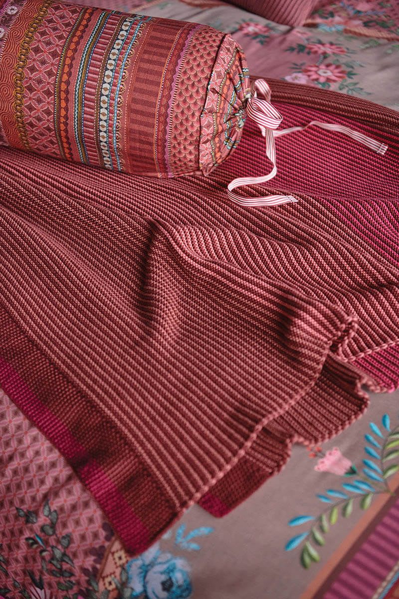 Produktbillede af PIP Blockstripe Throw Pink 130x170 på tilbud i høj kvalitet
