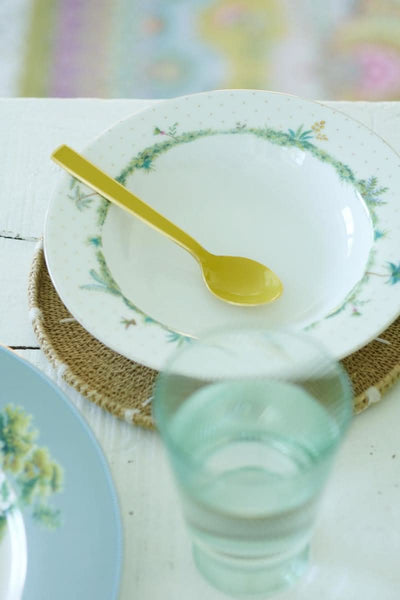 Se Deep Plate Jolie Dots Gold 21.5cm på udsalg! Billig fragt & hurtig levering. Spar op til 57% på Pip Studio porcelæn. Køb nu!