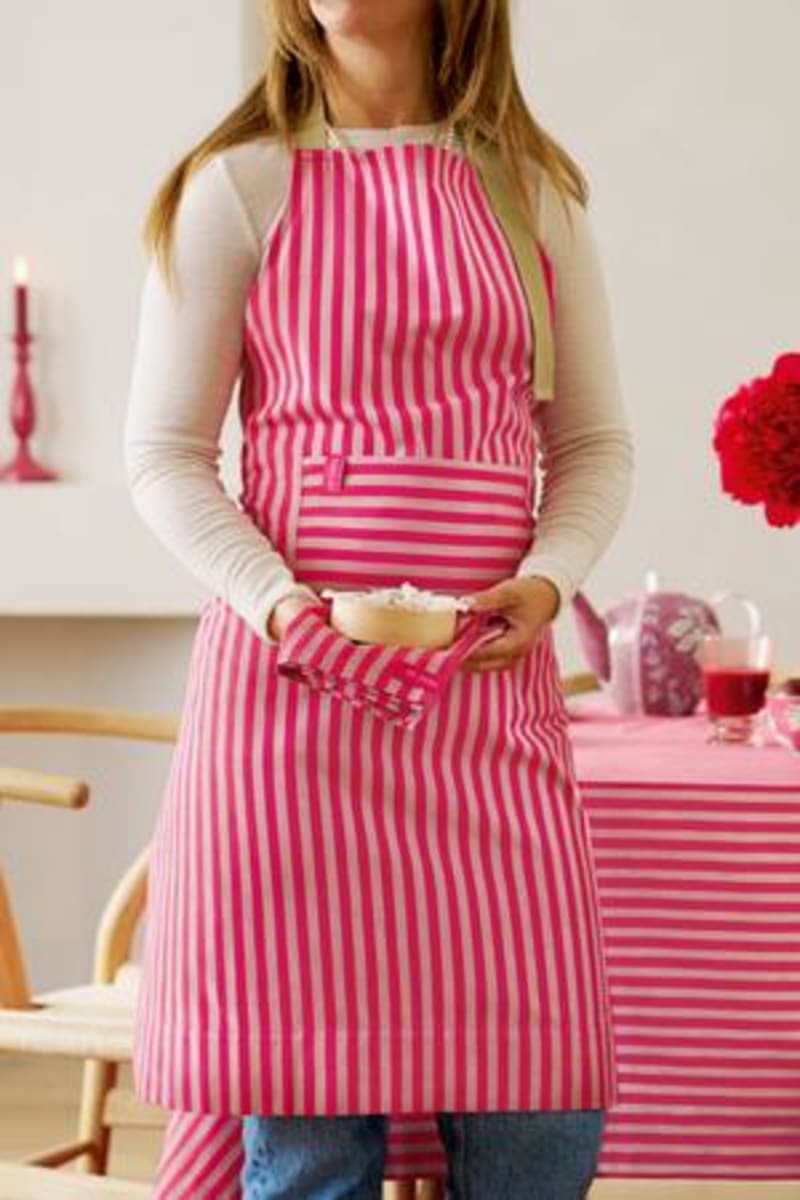 Produktbillede af Apron Stripes Pink 72x89.5cm på tilbud i høj kvalitet
