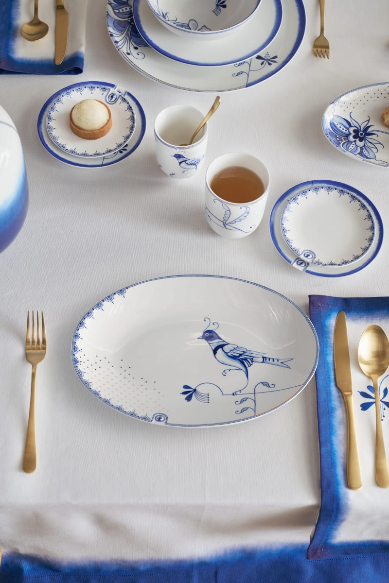 Produktbillede af Plate Oval Pip&The Blue Bird White 30x21.5cm på tilbud i høj kvalitet