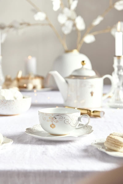 Se billigt tilbud på Cup and Saucer Royal Winter White 225ml! Udsalg på Pip Studio - Køb online nu. Hurtig levering, billig fragt. Varenummer: CADEC-51.004.163. Spar op til 64%.