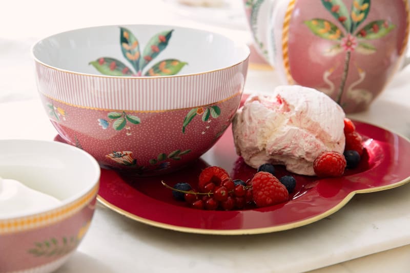 Produktbillede af Bowl La Majorelle Pink 18cm på tilbud i høj kvalitet