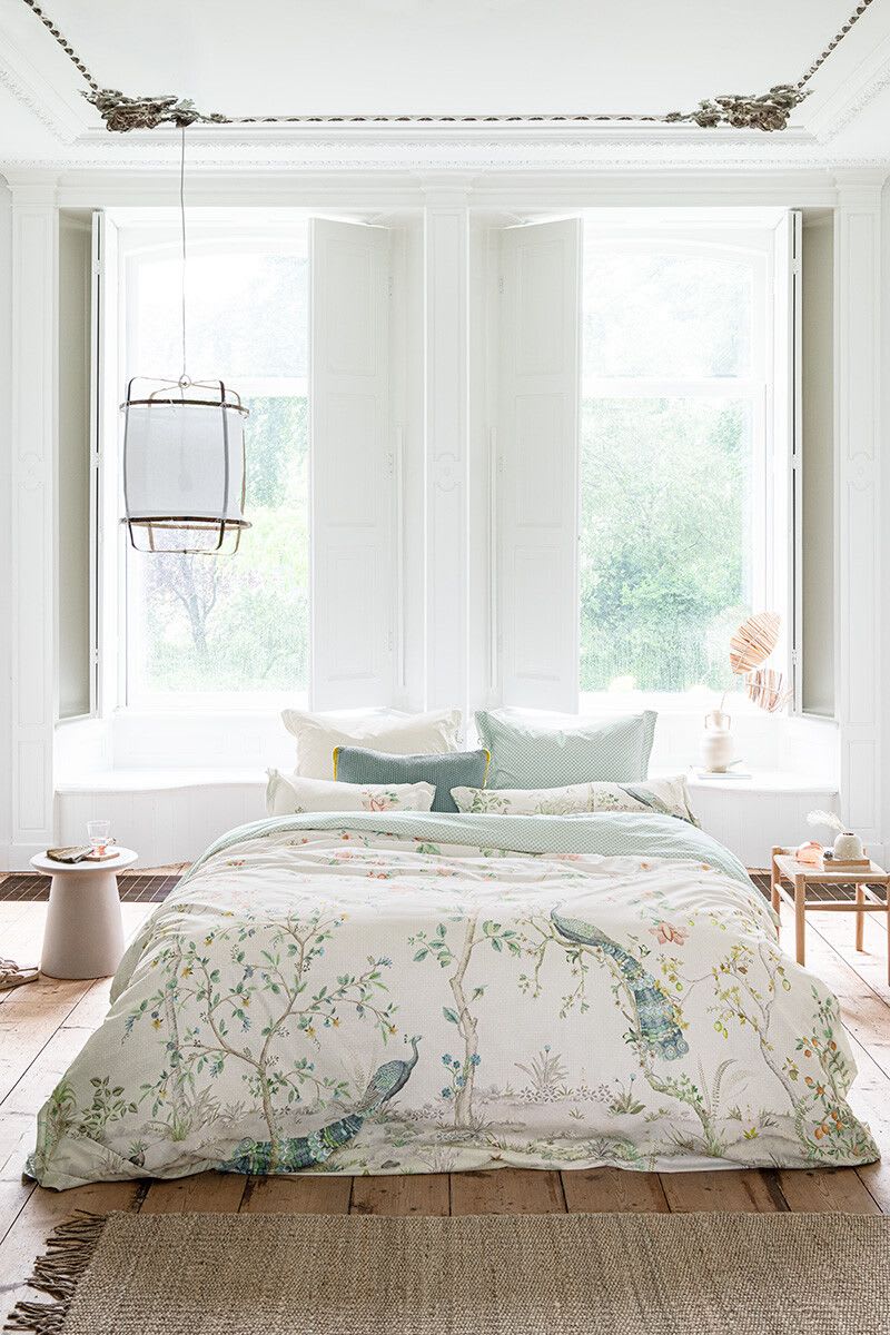 Produktbillede af Pip Studio Okinawa White 140 x 220 cm & 1 stk. pude 60 x 63 cm på tilbud i høj kvalitet