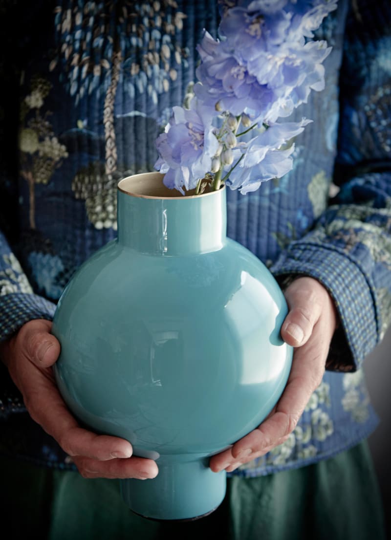 Produktbillede af Vase Metal Small Sea Green 18x24cm på tilbud i høj kvalitet