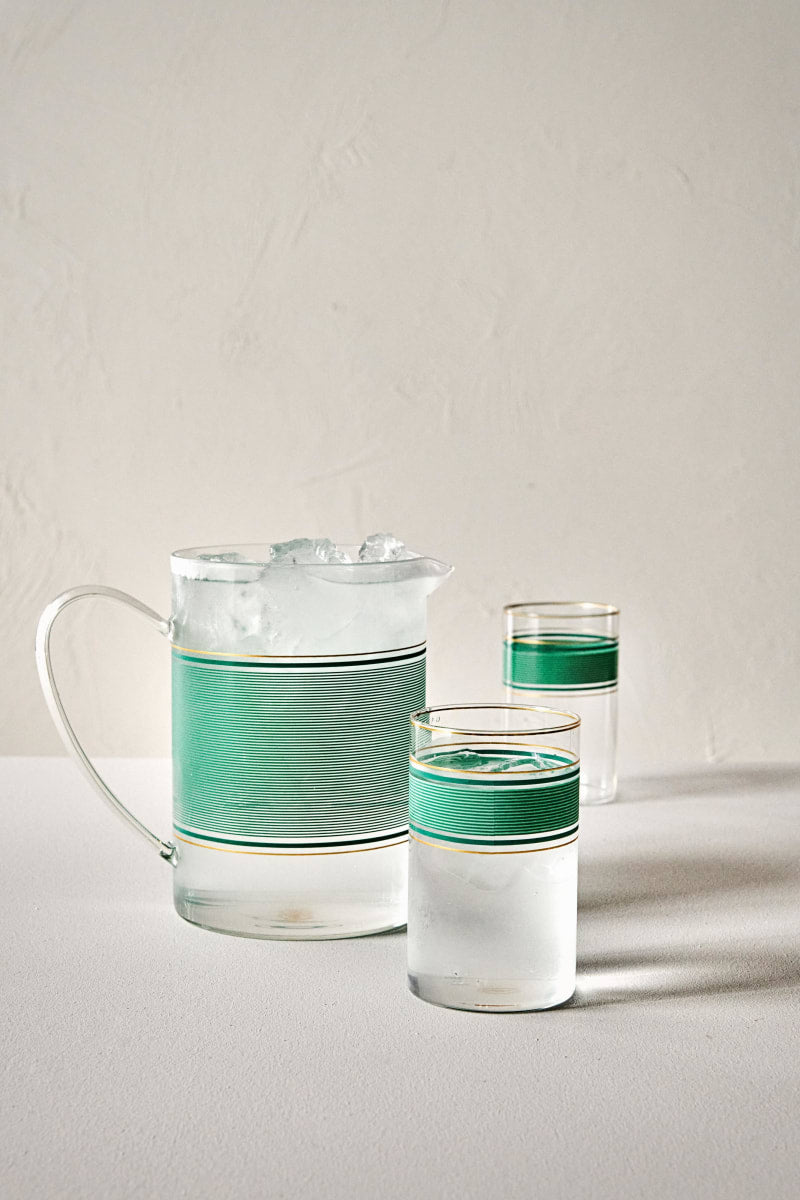 Produktbillede af Pitcher Chique Green 1.6ltr på tilbud i høj kvalitet