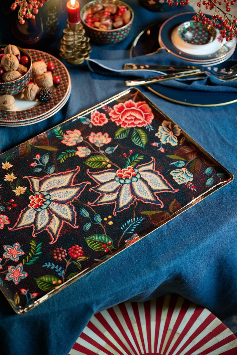 Produktbillede af Tray Metal Large Berry Blues Dark Blue 48x32cm på tilbud i høj kvalitet
