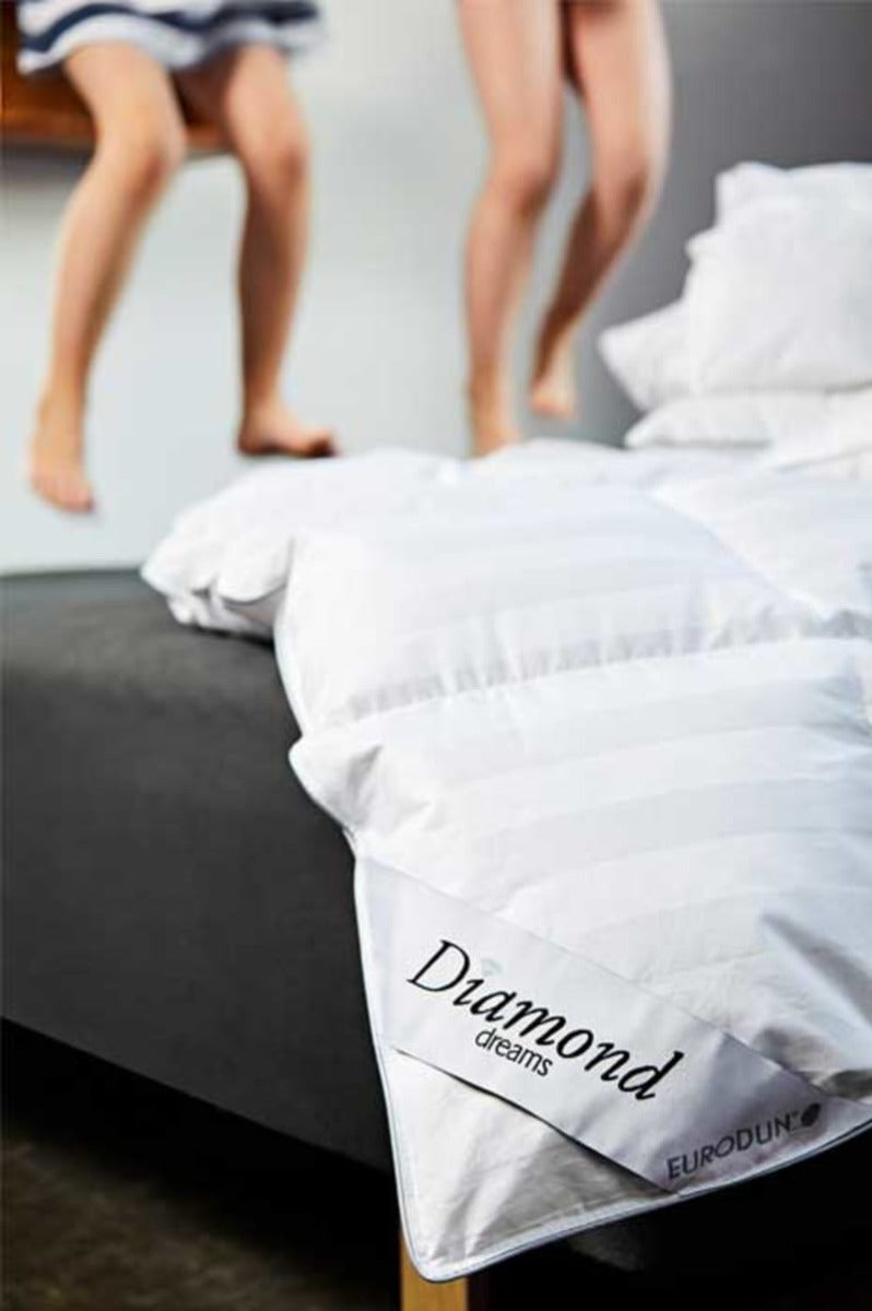 Produktbillede af Eurodun Diamond Moskusdun LUXUS Sommerdyne 140 x 220 på tilbud i høj kvalitet