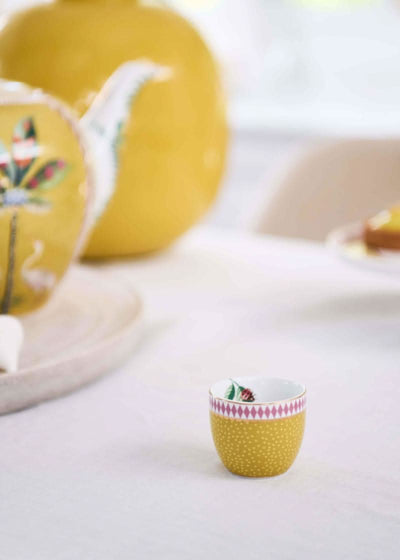 Se billigt tilbud på Egg Cup La Majorelle Yellow fra Pip Studio! Køb nu på udsalg med hurtig levering (1-2 hverdage) og billig fragt. Varenummer: CADEC-51.011.035. Spar op til 65% på porcelæn.