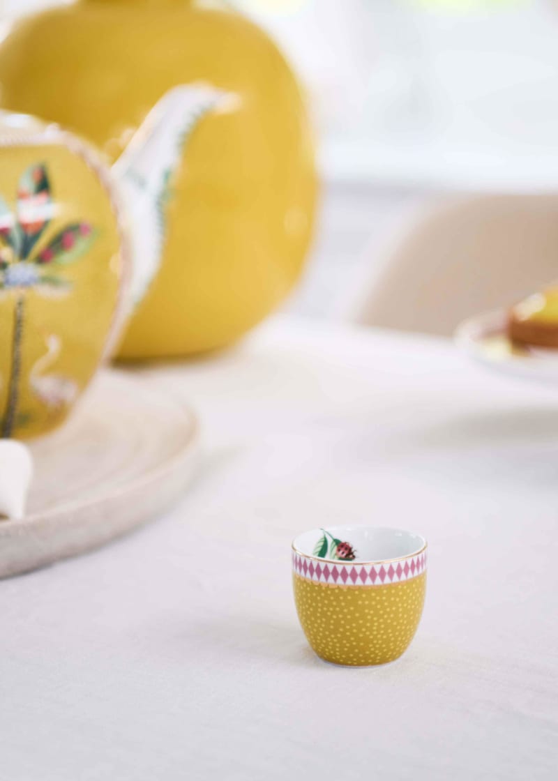 Produktbillede af Egg Cup La Majorelle Yellow på tilbud i høj kvalitet