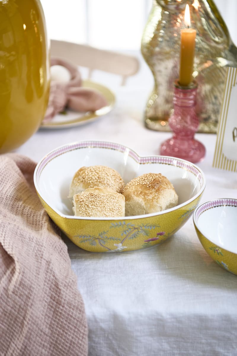 Produktbillede af Baking Dish Heart La Majorelle Yellow 22x20x8cm på tilbud i høj kvalitet