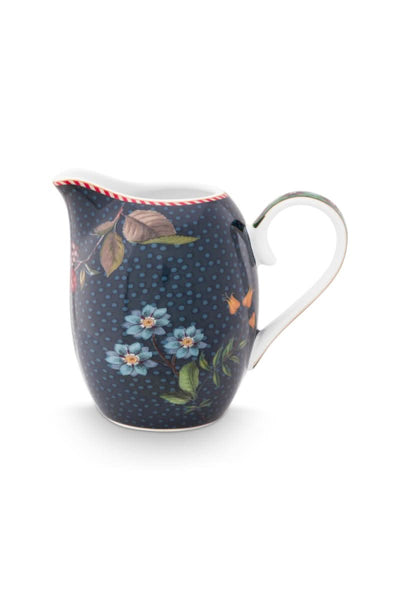 Se Jug Berry Blues Blue 250ml på tilbud! Billigt udsalg på Pip Studio. Køb online nu! Hurtig levering, billig fragt. Varenummer: CADEC-51.007.056. Spar op til 53%.