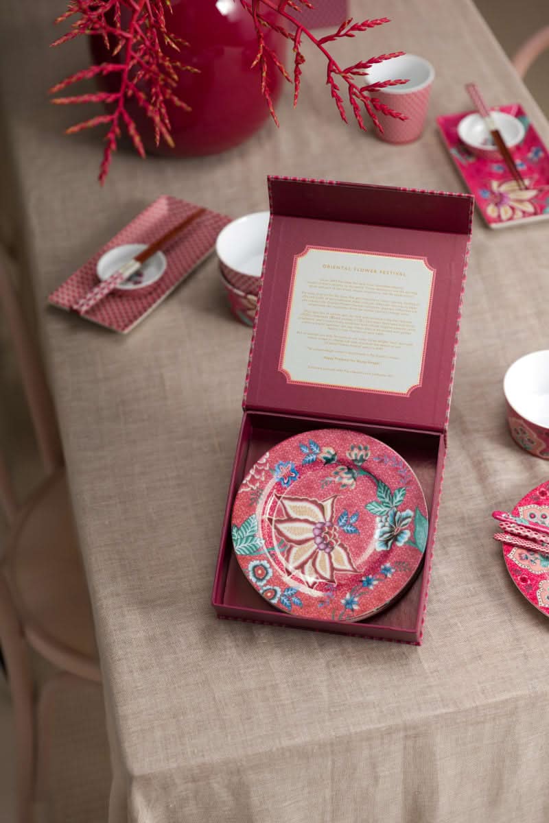 Se tilbud på Pip Studio Flower Festival tallerkener! Billigt udsalg på 4 stk. 17cm mørk pink. Hurtig levering, billig fragt. Spar op til 58%!