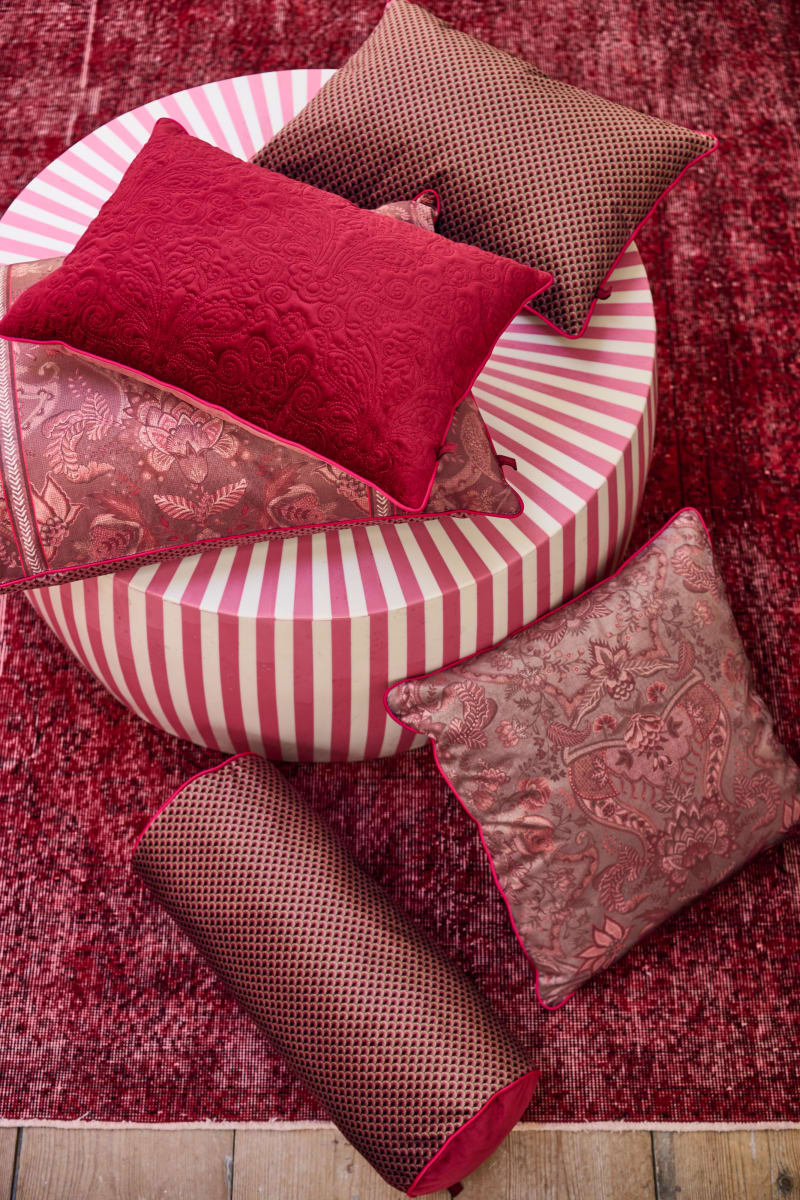 Produktbillede af Cushion Quiltey Days Dark Pink 50x35cm på tilbud i høj kvalitet