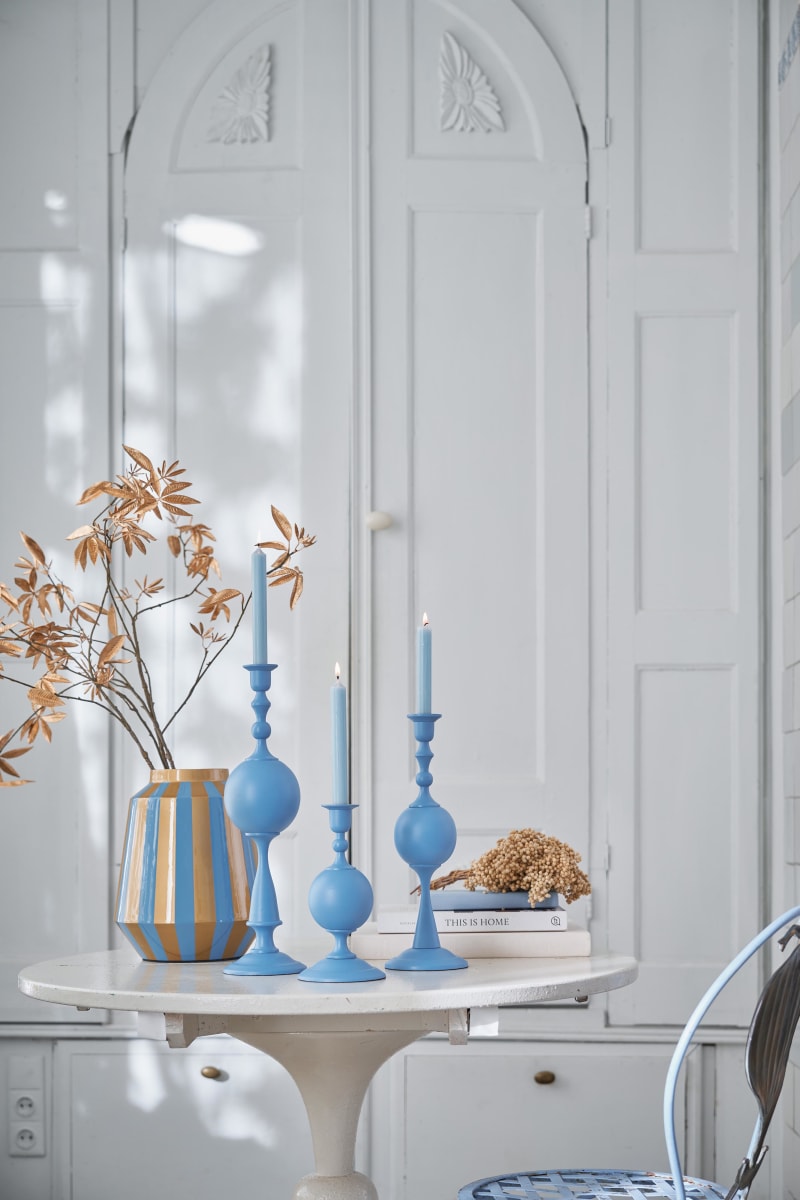 Produktbillede af Candle Holder Metal Sphere Large Matt Light Blue 44cm på tilbud i høj kvalitet