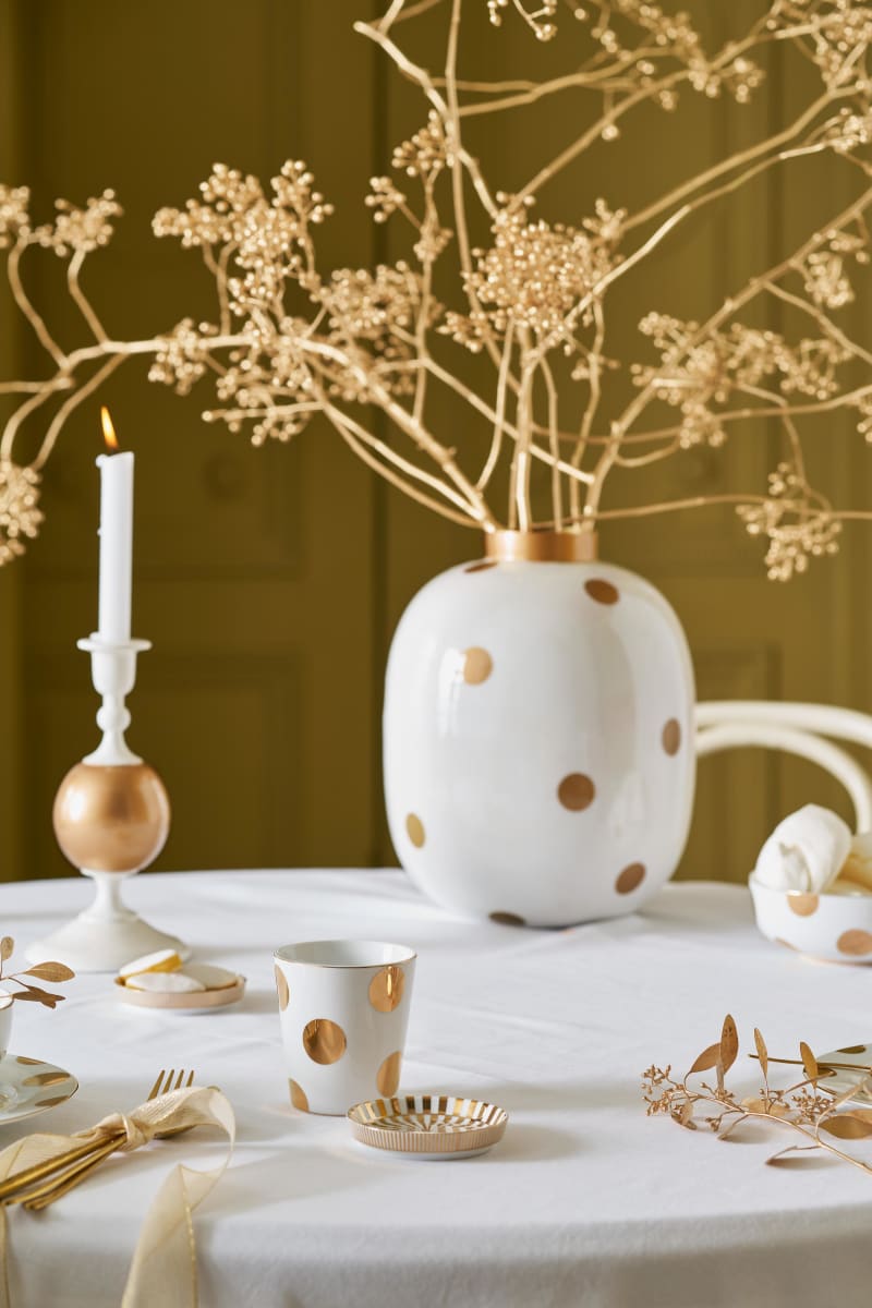 Produktbillede af Vase Metal Dots White-Gold 32cm på tilbud i høj kvalitet