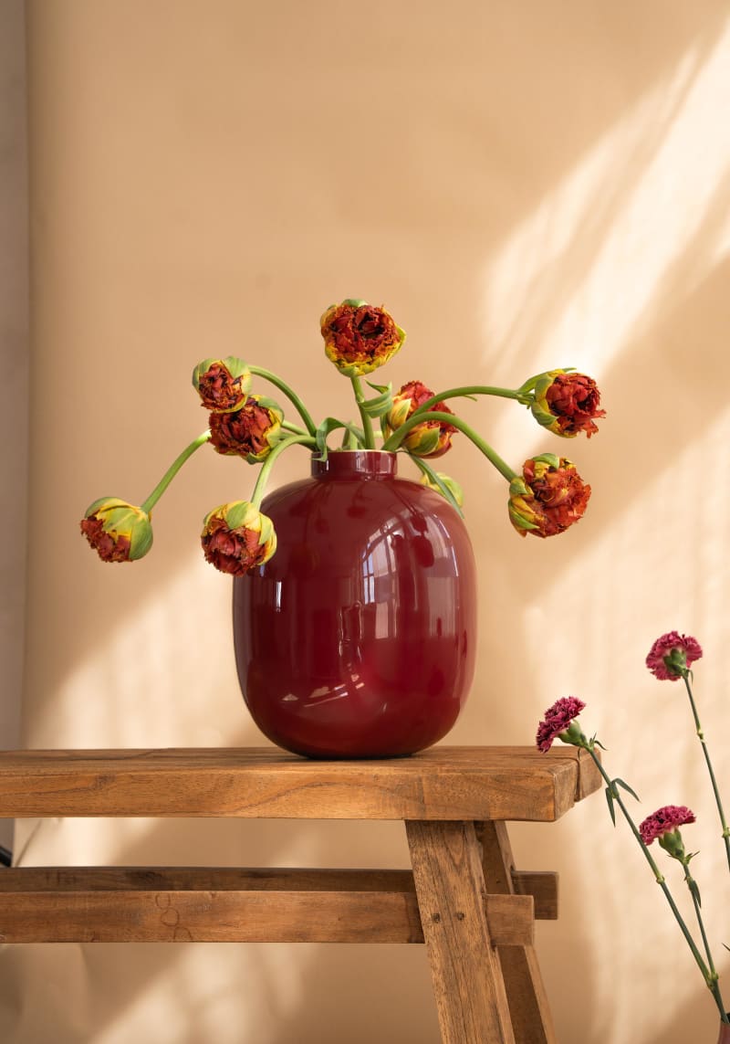 Produktbillede af Vase Metal Dark Red 32cm på tilbud i høj kvalitet