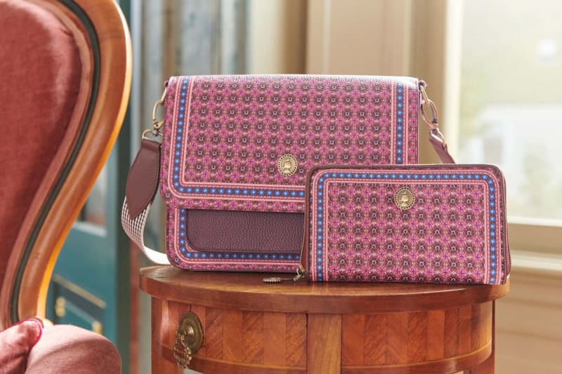 Produktbillede af Cross Body Flap Clover Pink 25x7x20cm på tilbud i høj kvalitet