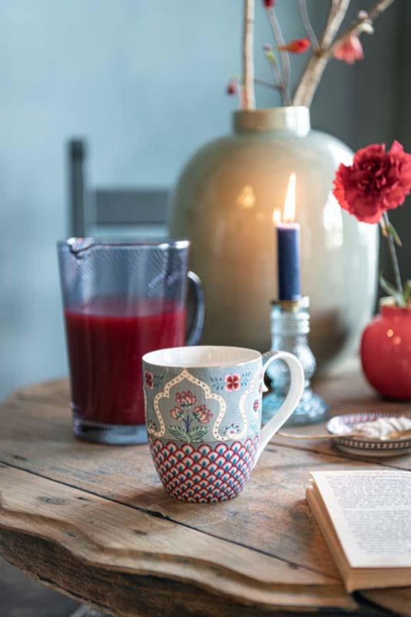 Produktbillede af Mug XL Flower Festival Scallop Deco Light Blue 450ml på tilbud i høj kvalitet