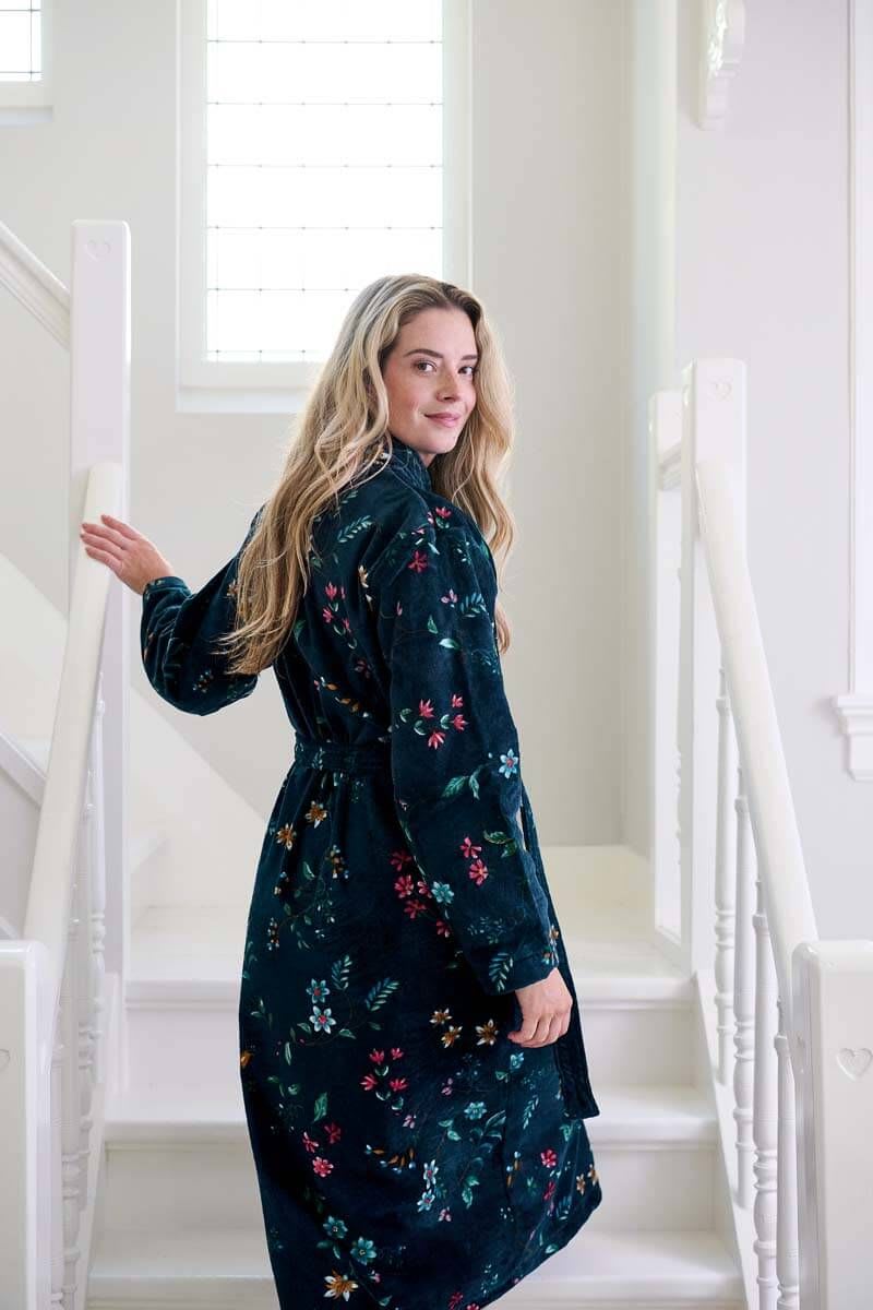 Produktbillede af Pip Studio Badekåbe Les Fleurs Dark Blue XL på tilbud i høj kvalitet