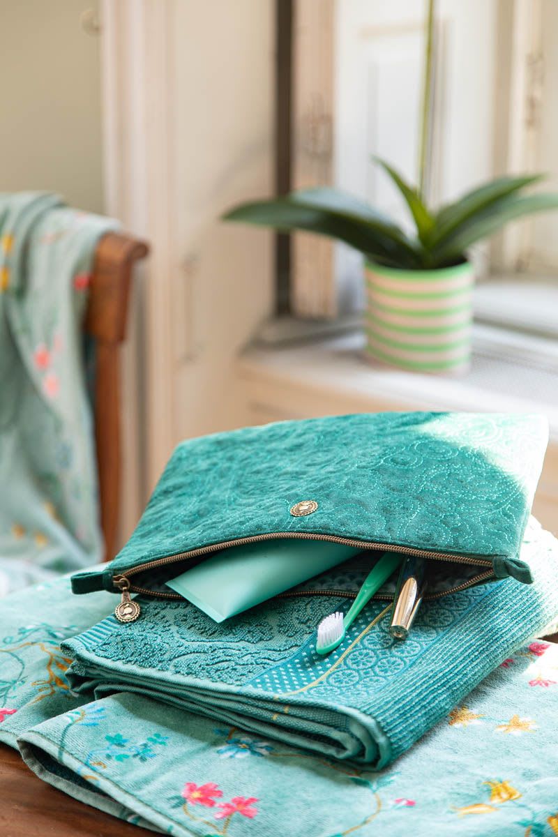 Produktbillede af Cosmetic Flat Pouch Large Velvet Quilted Green 30x22x1cm på tilbud i høj kvalitet
