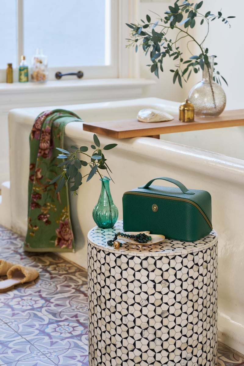 Produktbillede af Cyrille Cosmetic Bag Medium Green 23.5x11x5x22cm på tilbud i høj kvalitet