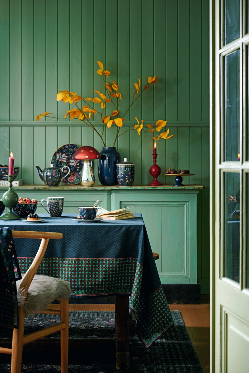 Produktbillede af Table Cloth Berry Blues Blue 150x250 cm på tilbud i høj kvalitet