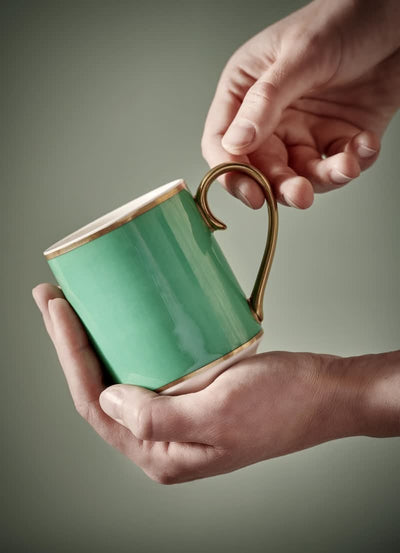 Se tilbud på Mug Large with Ear Pip Chique Gold-Green 350ml! Billigt udsalg på Pip Studio. Hurtig levering, 1-2 hverdage. Varenummer: CADEC-51.002.387. Spar op til 66%.