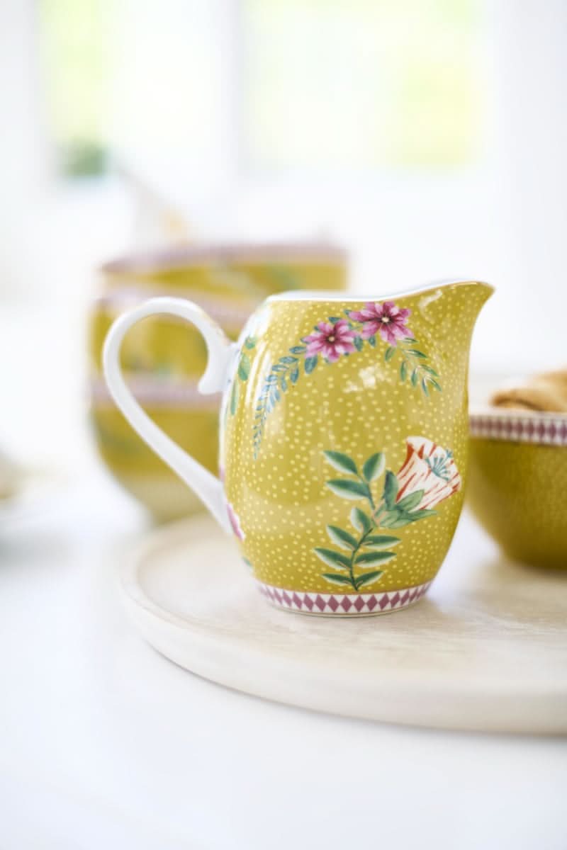 Se Jug La Majorelle Yellow 250ml på tilbud! Billigt udsalg på Pip Studio. Hurtig levering, 1-2 hverdage. Spar op til 59%. Køb nu!