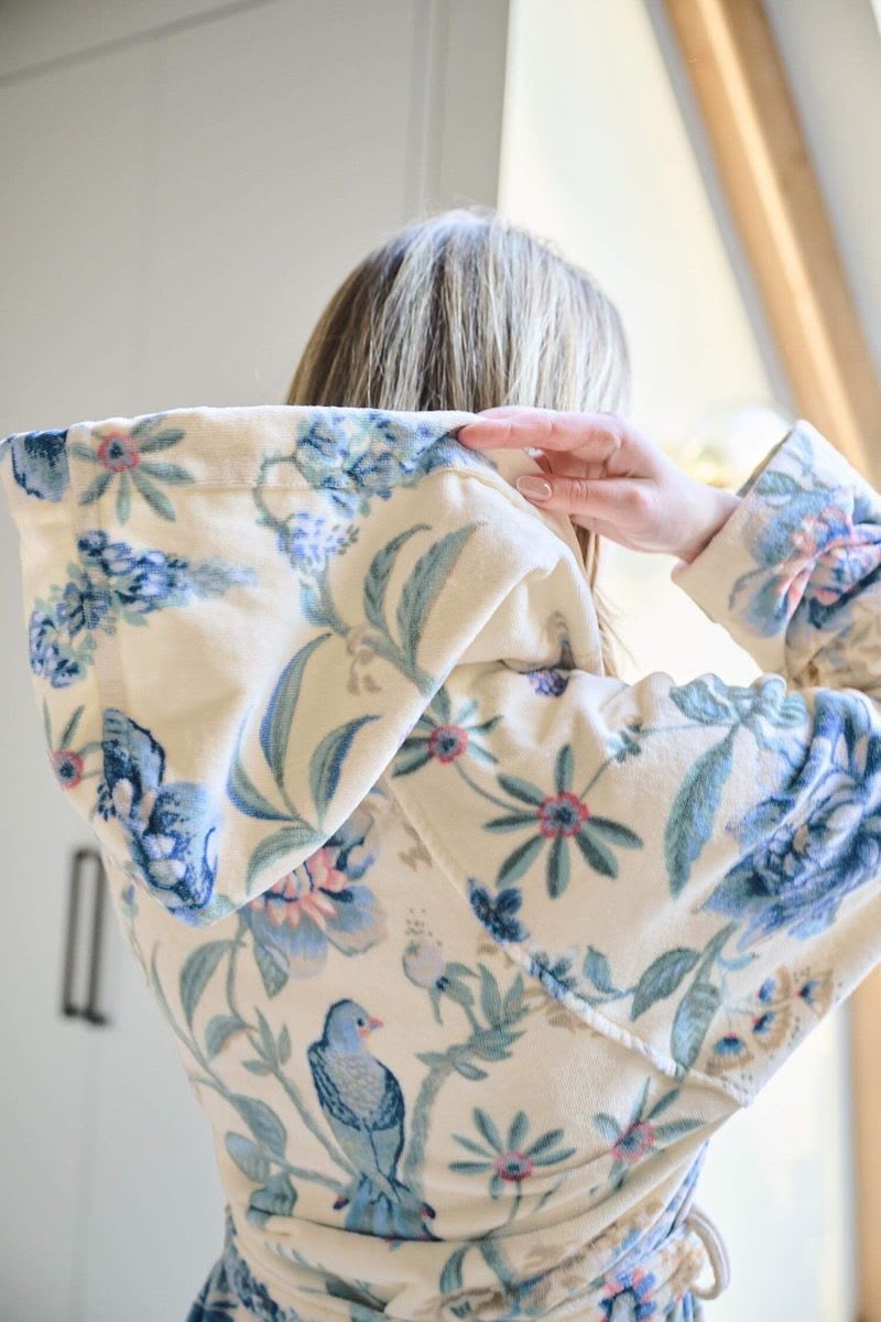 Produktbillede af Pip Studio Secret Garden Bathrobe WhiteBlue L på tilbud i høj kvalitet