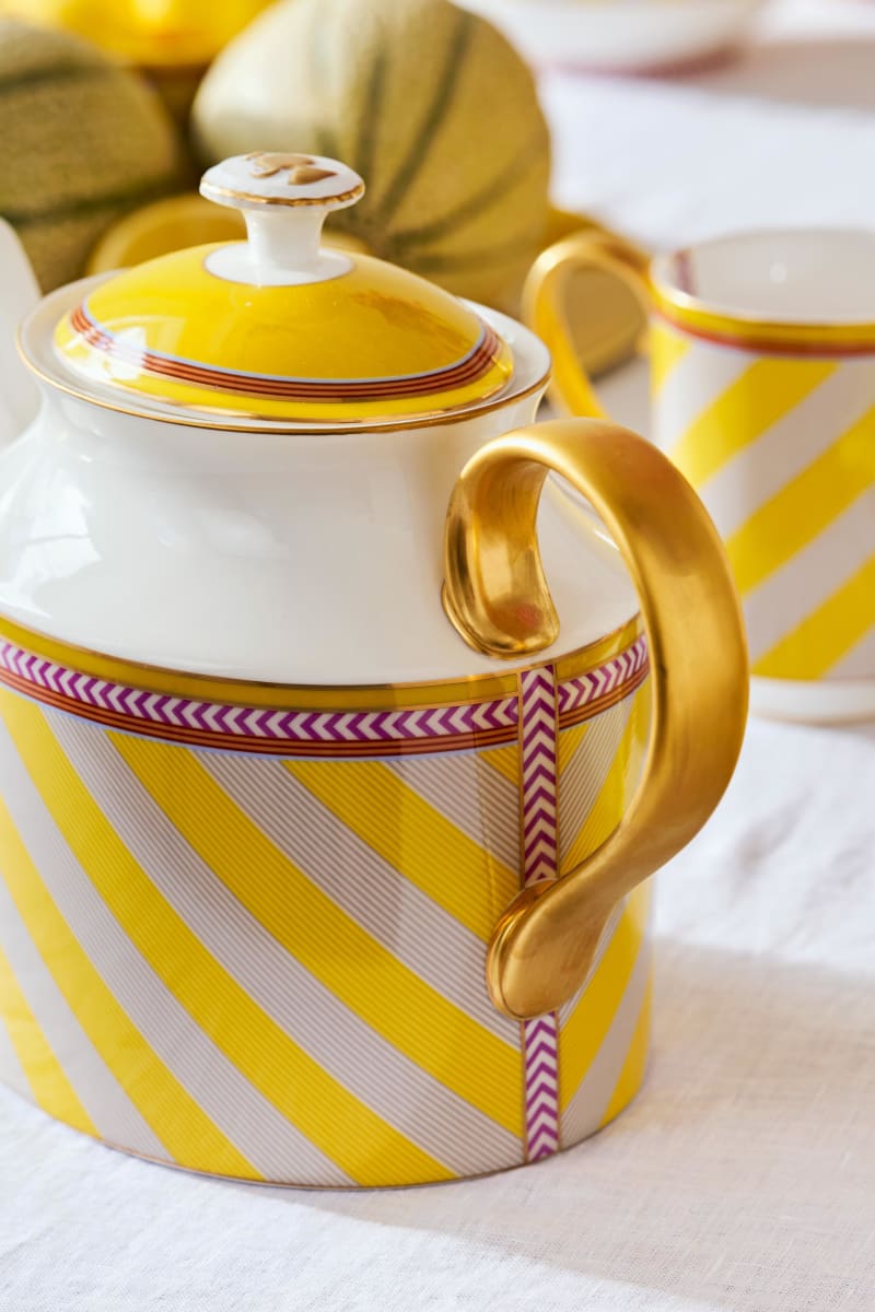 Produktbillede af TeaPot Large Pip Chique Stripes Yellow 1.8ltr på tilbud i høj kvalitet