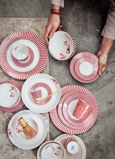 Se tilbud på Plate Royal Stripes Dark Pink 21cm! Billigt udsalg på Pip Studio. Hurtig levering, 1-2 hverdage. Spar op til 57%.