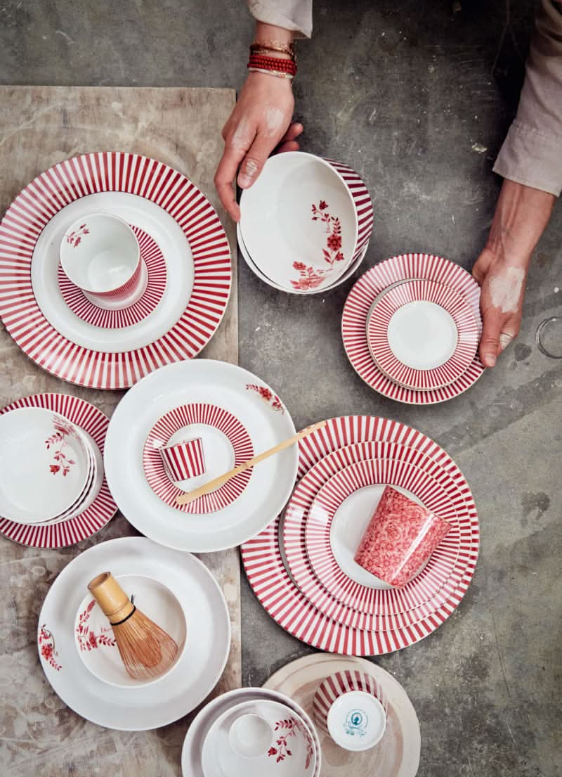 Se tilbud på Plate Royal Stripes Dark Pink 21cm! Billigt udsalg på Pip Studio. Hurtig levering, 1-2 hverdage. Spar op til 57%.