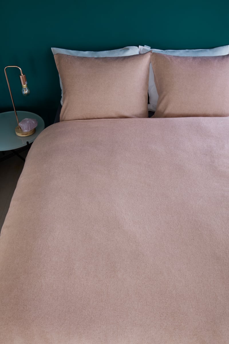 Produktbillede af Bedding house Flonel Frost Mørk Rosa 140x200 på tilbud i høj kvalitet