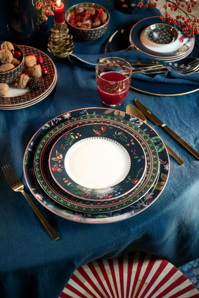 Se billigt tilbud på Plate Berry Blues Blue 21cm! Udsalg på Pip Studio tallerkner. Hurtig levering, billig fragt. Varenummer: CADEC-51.001.481. Spar op til 54%.