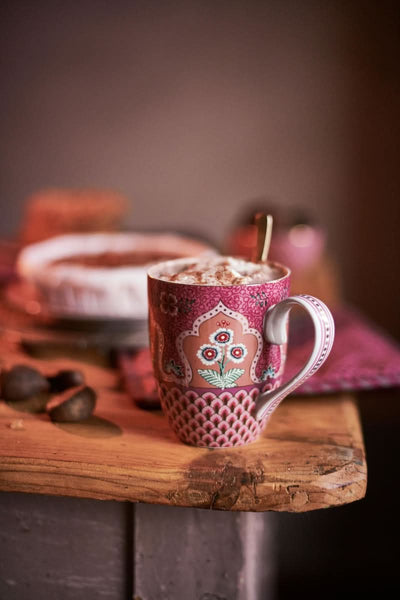 Se tilbud på Pip Studio Mug Large Flower Festival Scallop Deco Dark Pink 350ml! Billigt udsalg - Køb nu! Hurtig levering (1-2 dage) & billig fragt. Varenummer: CADEC-51.002.324. Spar op til 61%.