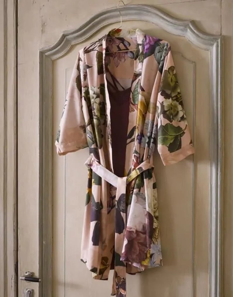 Produktbillede af Fleur rose kimono M på tilbud i høj kvalitet