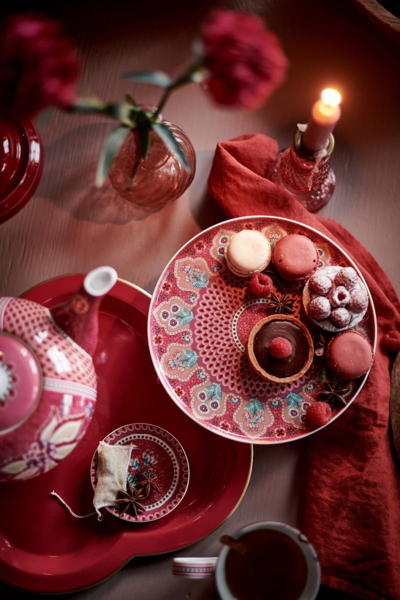 Produktbillede af Mini Cake Tray Flower Festival Scallop Deco Dark Pink 21cm på tilbud i høj kvalitet