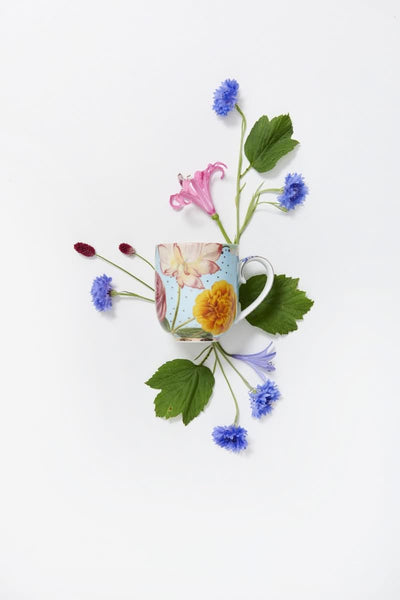 Se billigt tilbud på Mug Large Royal Flowers 325ml! Spar op til 64% på Pip Studio. Hurtig levering, billig fragt. Køb nu!