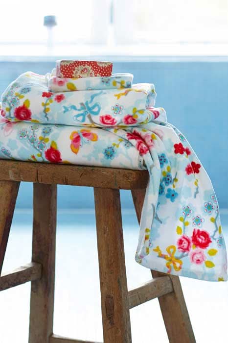 Se billigt tilbud på PIP Studio Chinese Blossom håndklæde hvid! Udsalg på Bolig > Badeværelse > Håndklæder. Spar op til 55%. Hurtig levering: 1-2 hverdage.