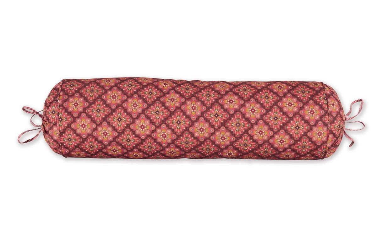 Produktbillede af PIP Poppy Stitch roll cush Red 22x70 på tilbud i høj kvalitet