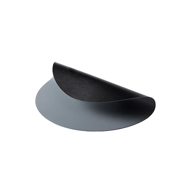 Produktbillede af Aida Quadro rund vendbar dækkeserviet genbrugslæder sort/grå 1 stk i premium kvalitet