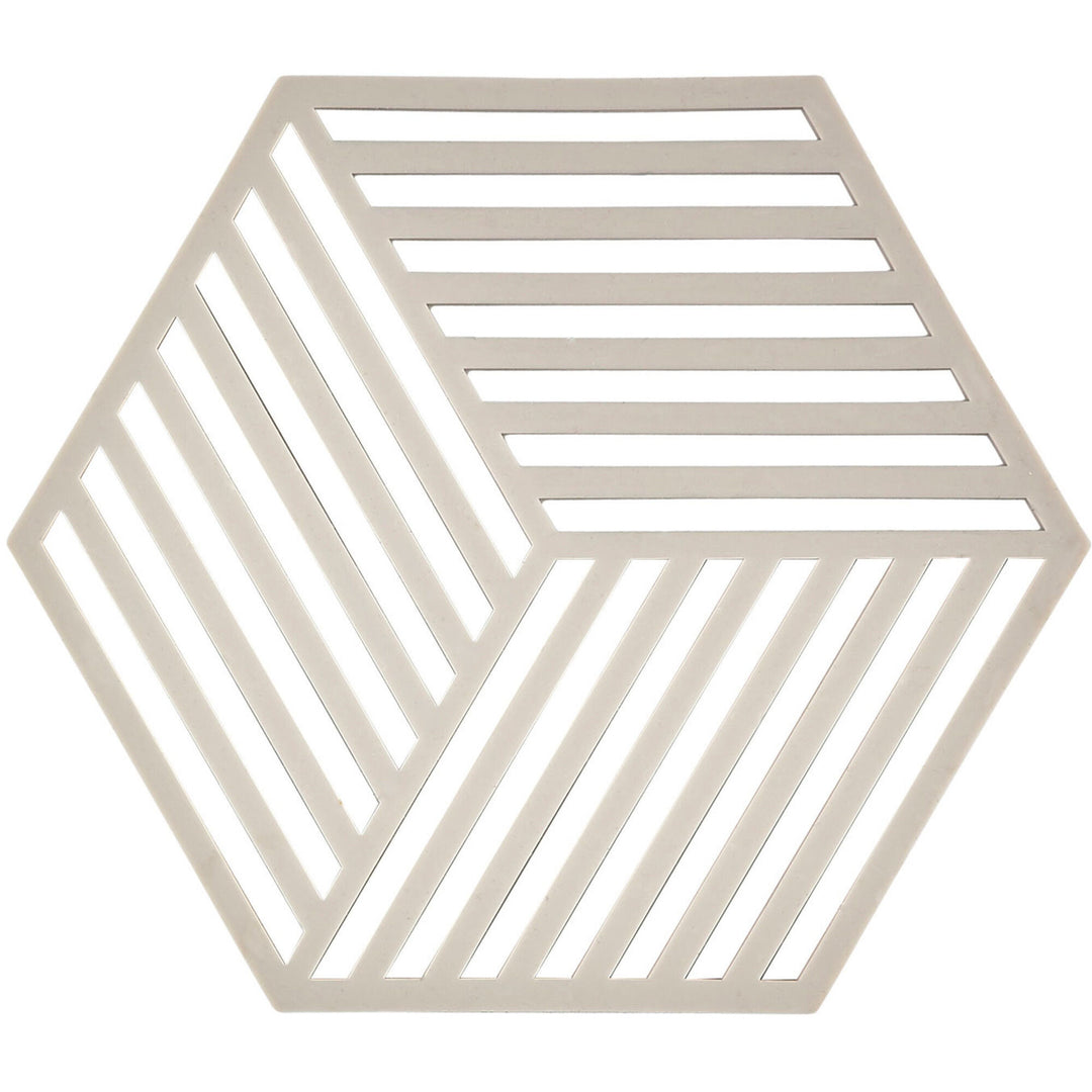 Zone Zone Hexagon bordskåner, varm grå – close-up (Grydelåg)