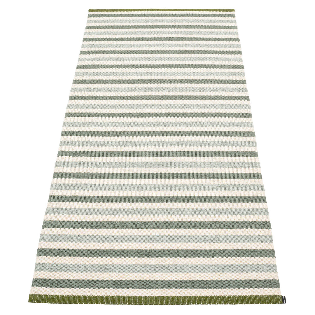 Pappelina Pappelina Teo gulvtæppe 85 cm x 200 cm, sage/army/vanilla ❤ billede i brug i kategorien Tæpper
