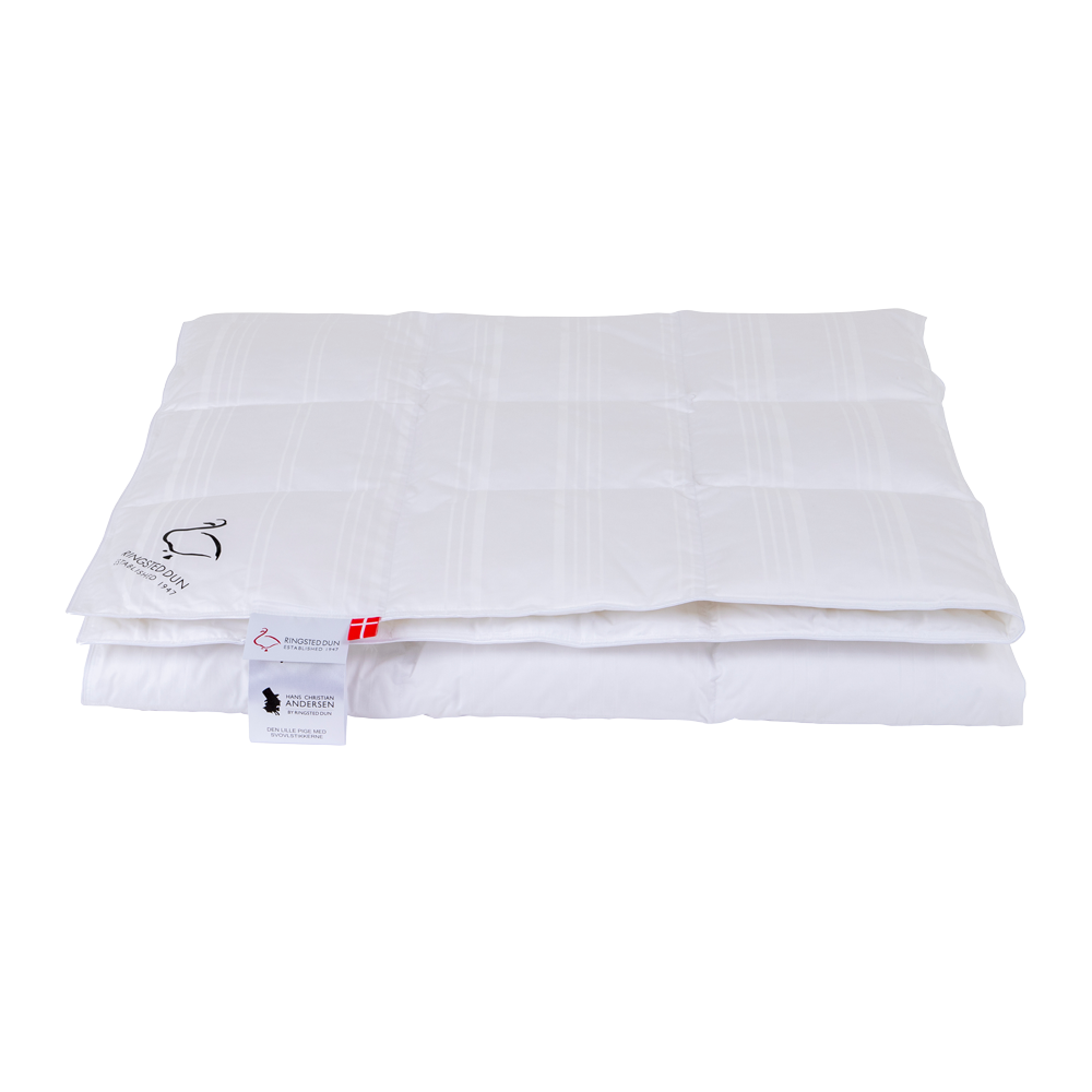 Produktbillede af DEN LILLE PIGE MED SVOVLSTIKKERNE Ekstra sval 140x220 cm på tilbud i høj kvalitet