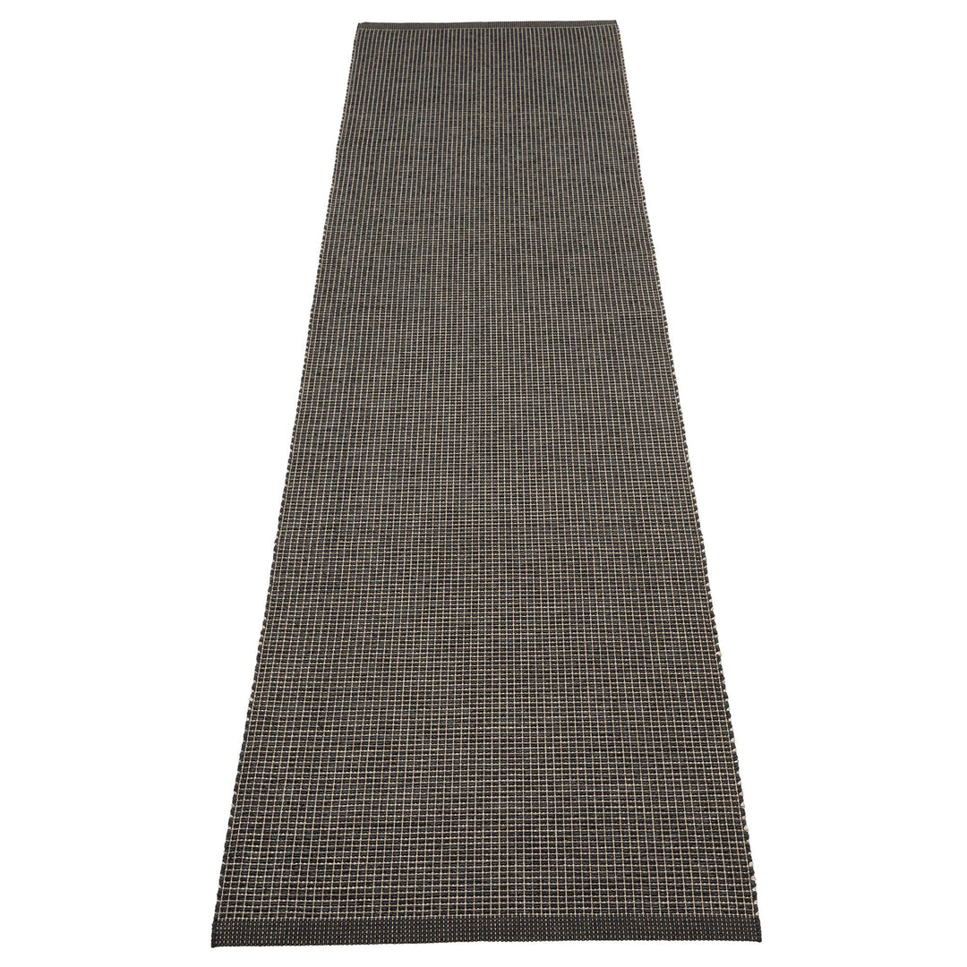 Pappelina Pappelina Emm gulvtæppe 300x70 cm, black/linen – vinkelbillede (Tæpper)