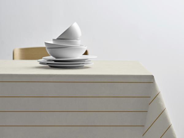 Produktbillede af Södahl Dug 140x320 Line Offwhite/Gold i premium kvalitet