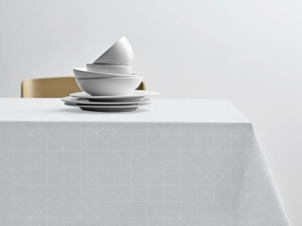 Produktbillede af Södahl Dug 140x220 Tiles Damask White i premium kvalitet