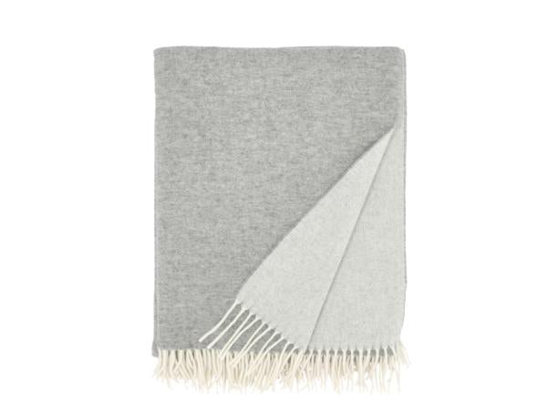 Produktbillede af Södahl Tranquil Plaid 130 x 170 cm Light Grey i premium kvalitet