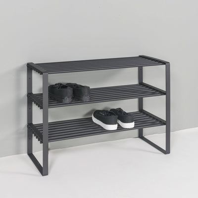 tilbud på Dinex skostativ i sort metal, 3 hylder, 70 cm bredde. Billigt udsalg! Hurtig levering, 1-2 hverdage. Varenummer: 3NDC-5111. Over 1354 brands på udsalg.